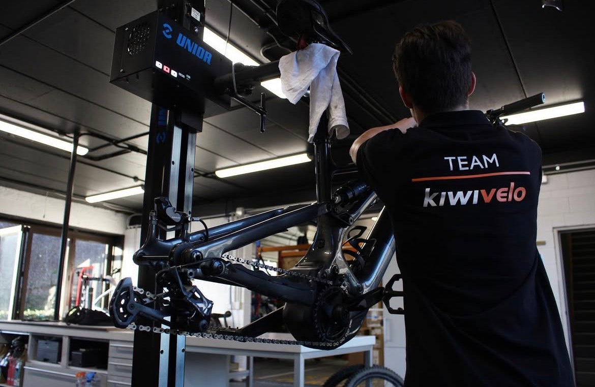 book a service at kiwivelo