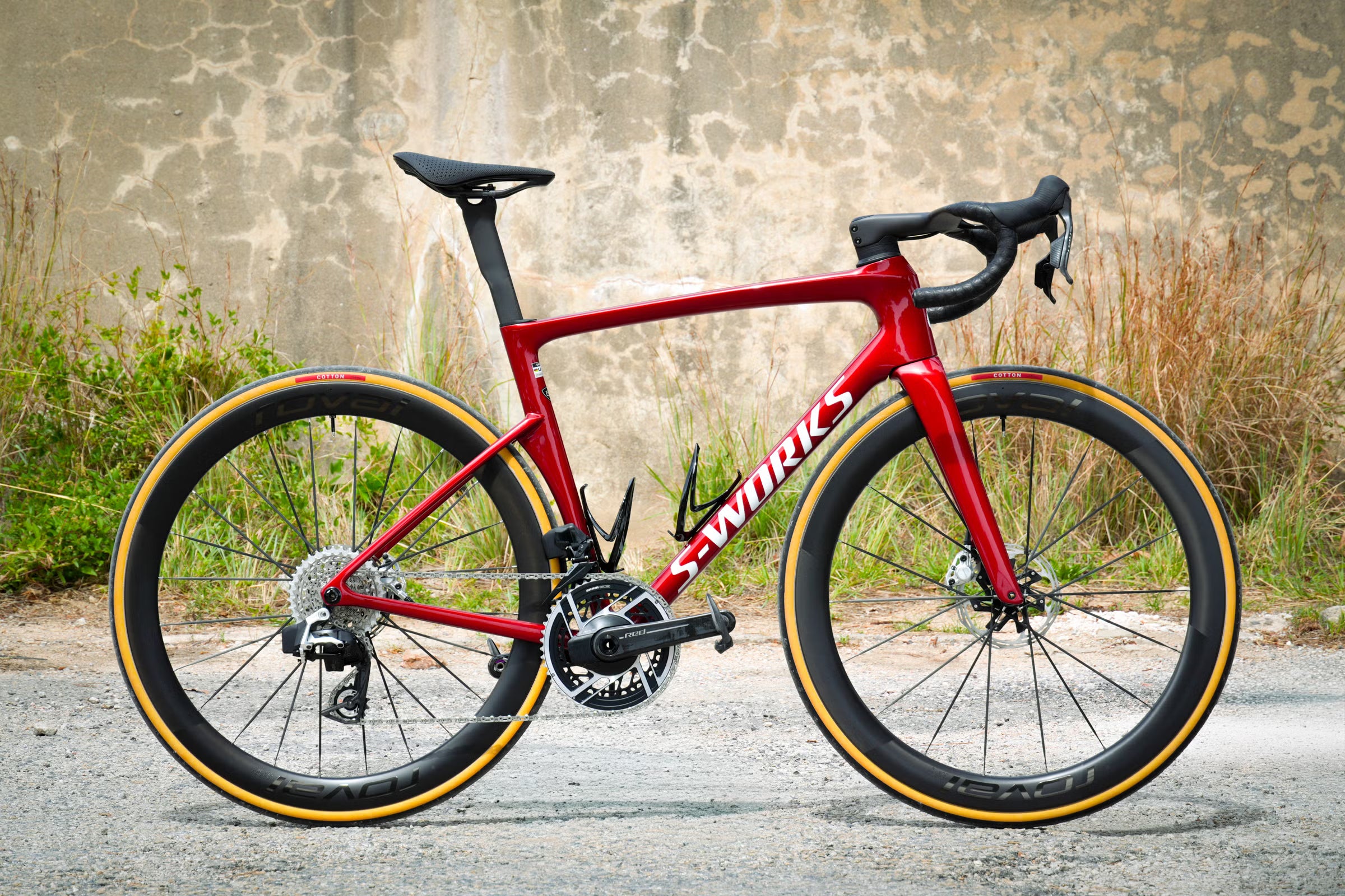 A Specialized S-Works Tarmac SL9 with Sram Red AXS and Roval Carbon Wheels